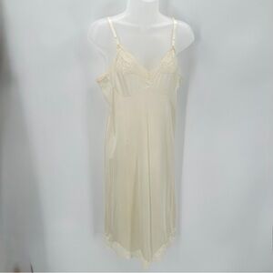 Vintage Adonna Full Slip Sz 34 Cream Lingerie Chemise Lace Trim Nylon USA SPOTS
